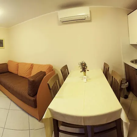 Piranesi Apartment *